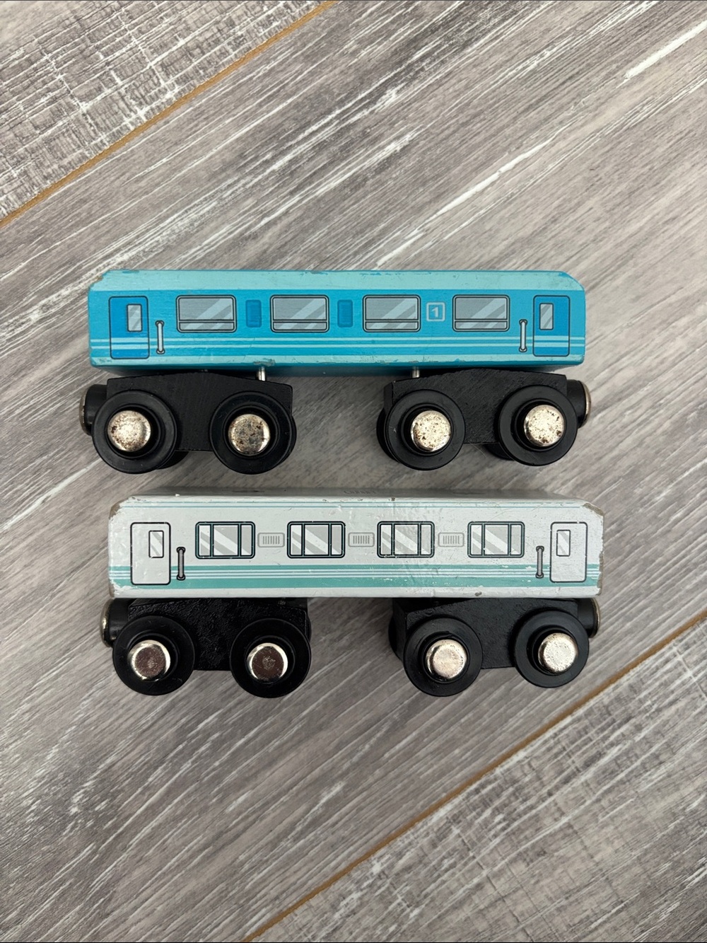 Battat Wooden Coaches - Blue & White - Picture 7 of 8